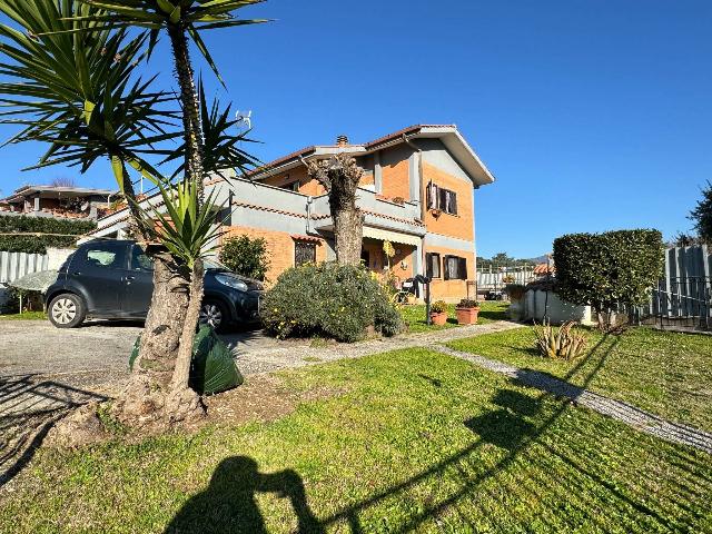 Villa in Via Catullo 79, Genzano di Roma - Foto 1