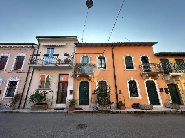 Detached house in Via Dora Baltea 87, Verona - Photo 1