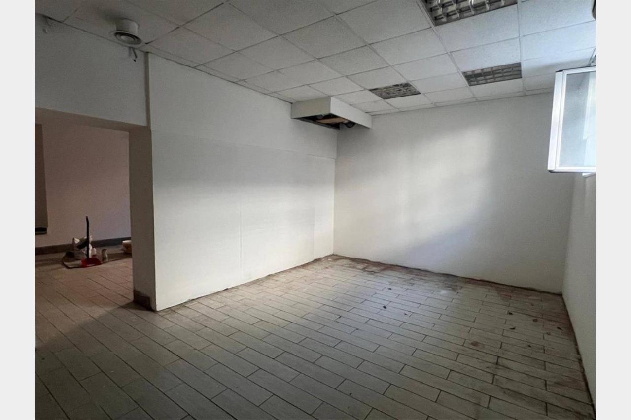 Officina in Piazza Martinez, Genova, {3} - Foto 2