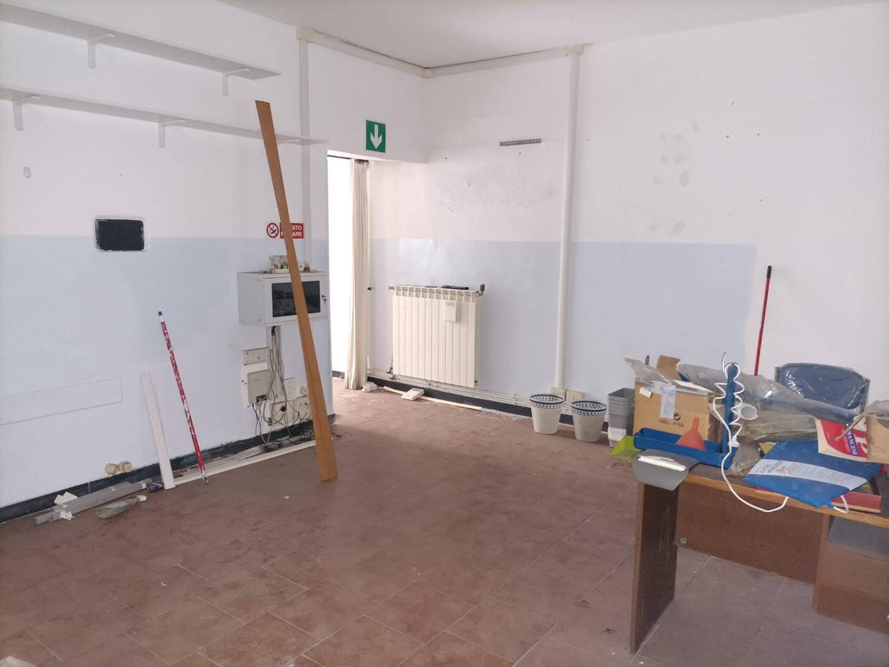Officina in Piazza Corvetto, Genova, {3} - Foto 1