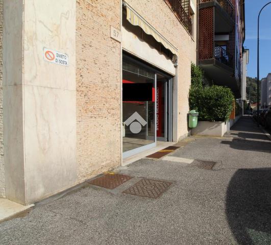 Negozio in Via Vincenzo Gioberti 57, Brescia - Foto 1