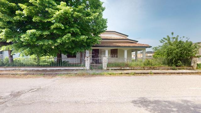 Detached house in Via Thomas Alva Edison, Novi di Modena - Photo 1