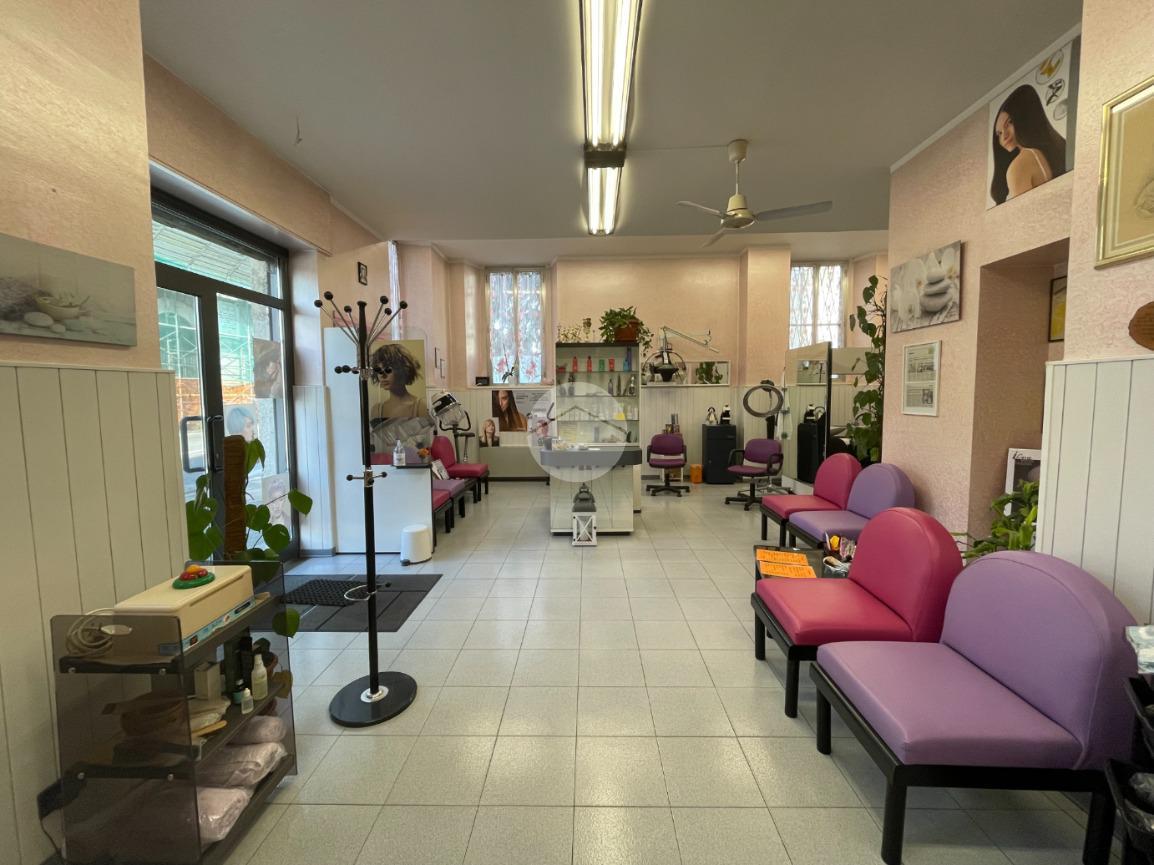 Negozio in Via Giacomo De Medici 8, Magenta, {3} - Foto 2