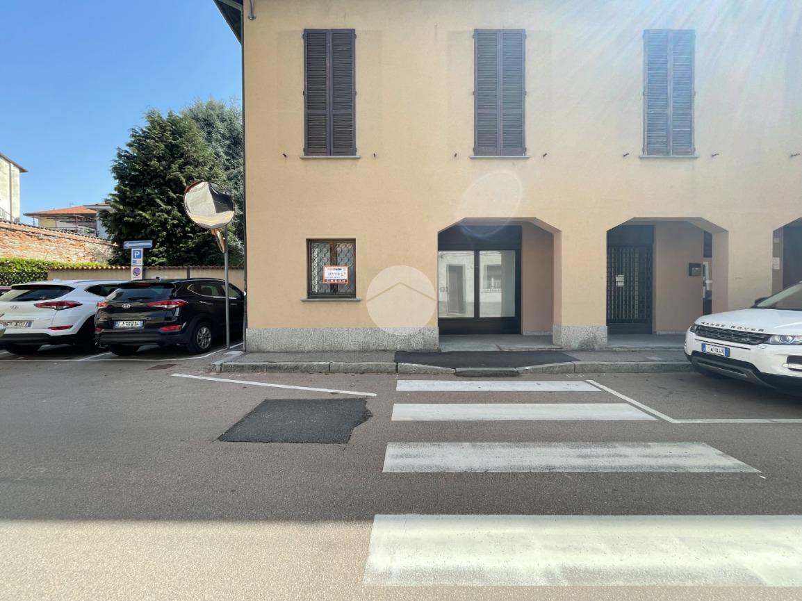 Negozio in Via Benedetto Gualdoni 5, Cuggiono, {3} - Foto 2