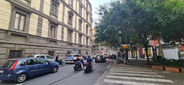 Gemeinschaftsbüro in Via Domenico Morelli, Napoli - Foto 1