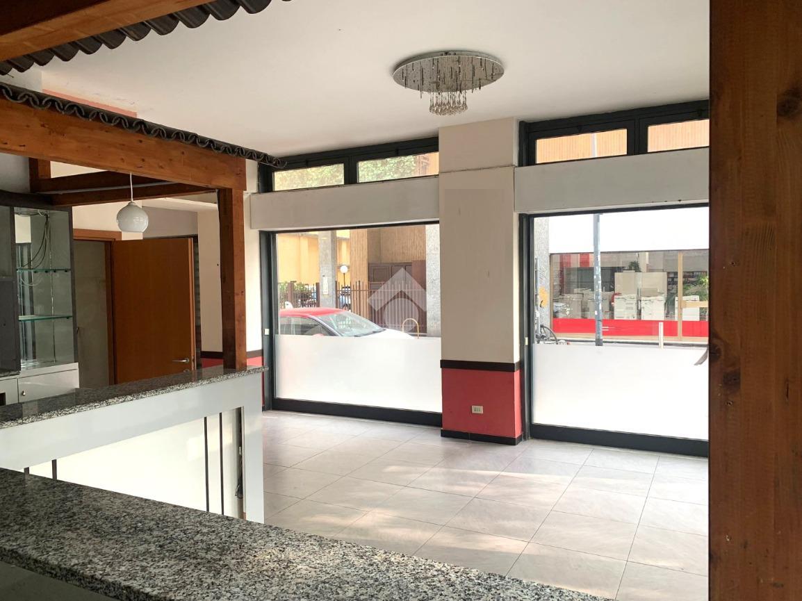 Negozio in Viale Gabriele d'Annunzio, Milano, {3} - Foto 2