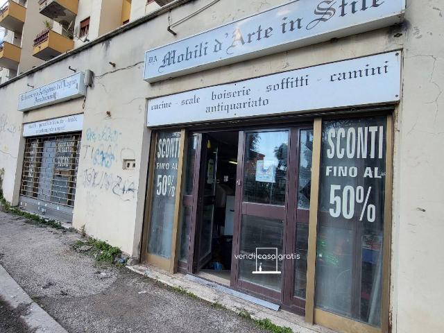 Magazzino in Via Santorre Santarosa, Pomezia - Foto 1