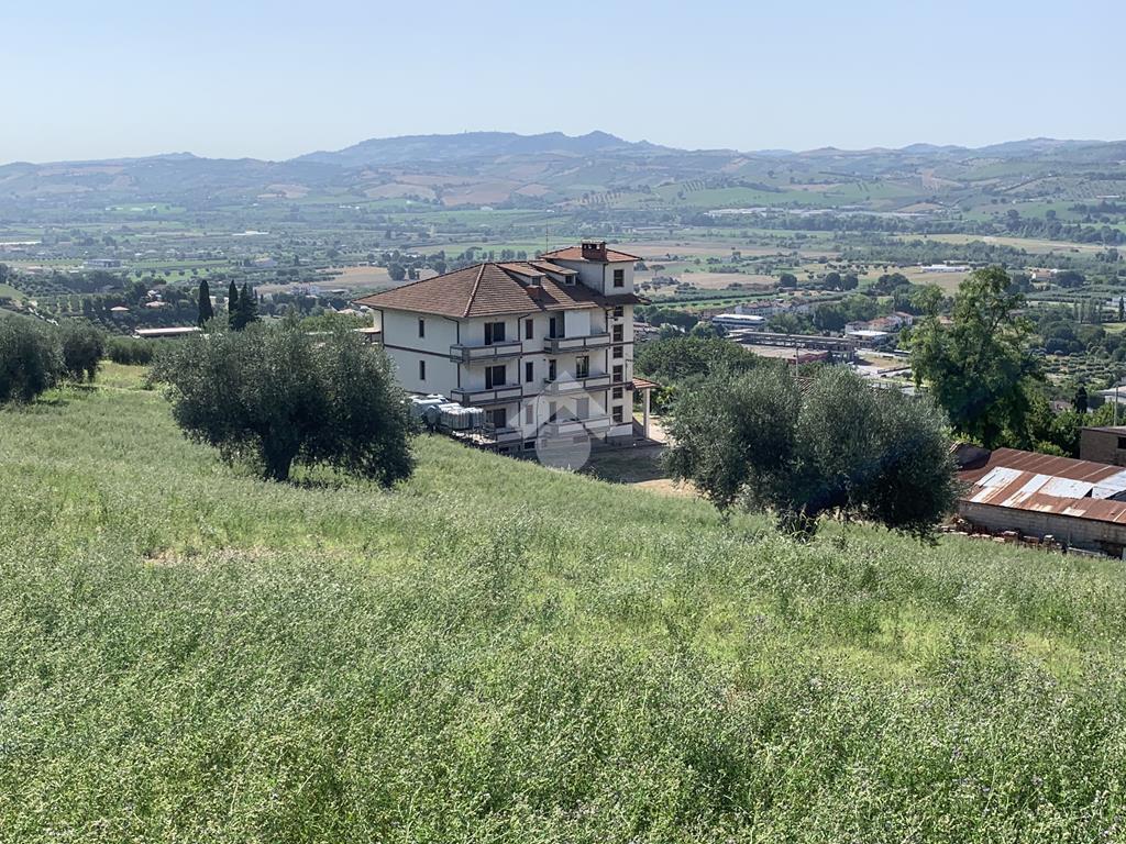 Palazzo in vendita a Castellalto
