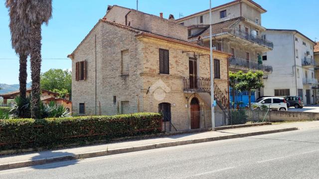 Casa indipendente in Via Salaria 174, Monsampolo del Tronto - Foto 1