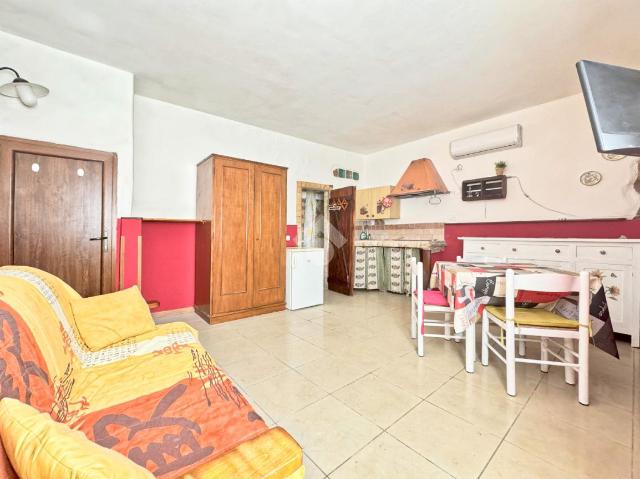 One-room flat in Via dei Bravi 49, Canale Monterano - Photo 1