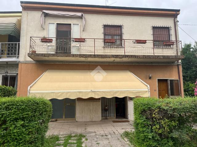 Detached house in Via Padova 351, Ferrara - Photo 1