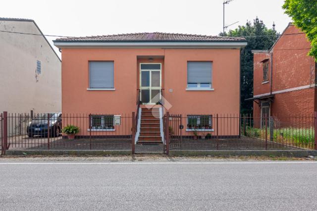 Detached house in Via Coronella, Ferrara - Photo 1