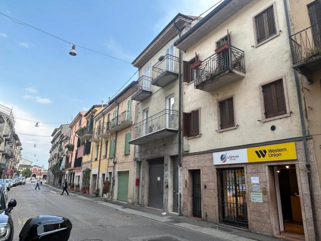 Negozio in Via San Nazaro, 40, Verona - Foto 1