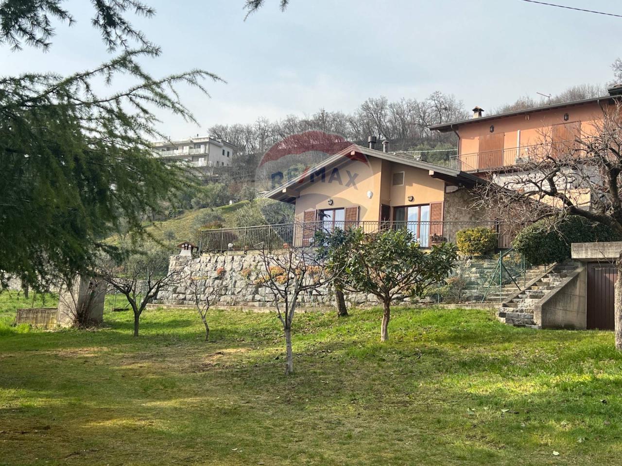 Villa in vendita a Riva Di Solto