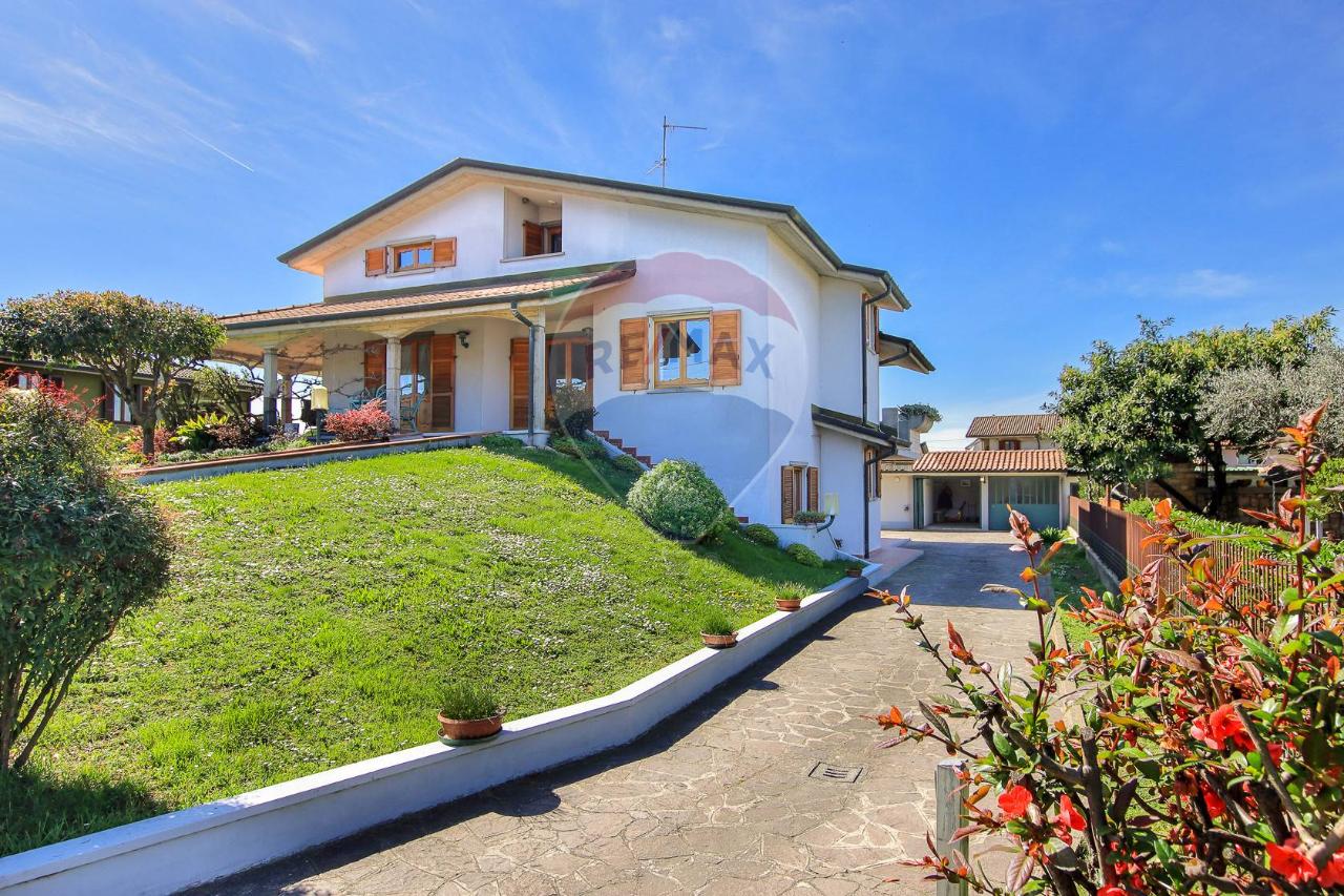 Villa in vendita a Cologno Al Serio