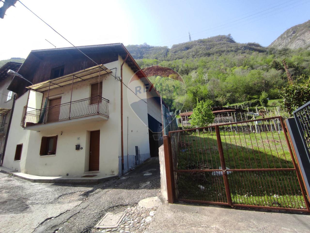 Casa indipendente in vendita a Piancogno