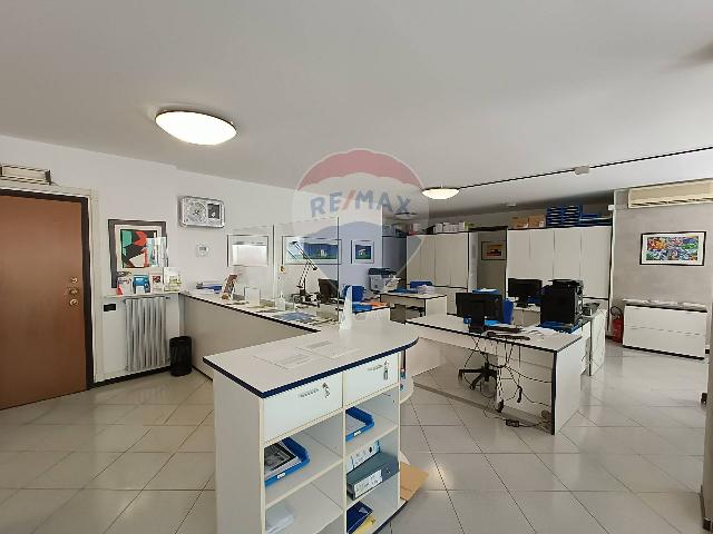 Office in Via Verdi 25, Bergamo - Photo 1