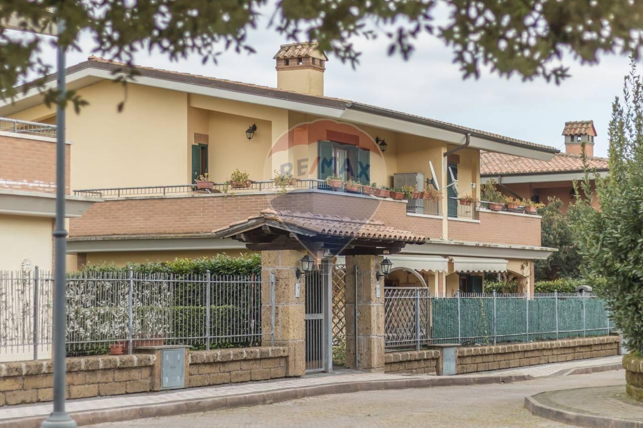 Villa in vendita a Monterosi