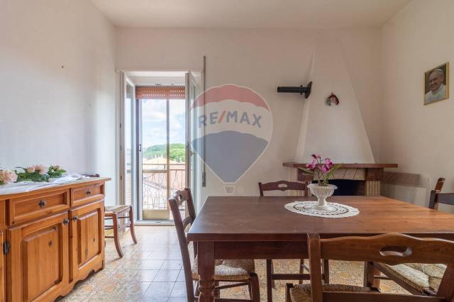 4-room flat in Via Padre Alessandro Mari 27, Ischia di Castro - Photo 1