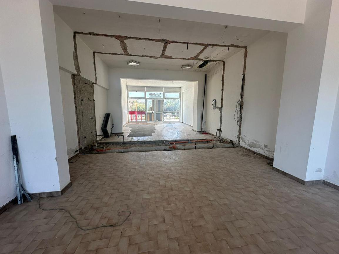 Magazzino in Via Laghi di Sibari 1, Cassano Allo Ionio, {3} - Foto 1