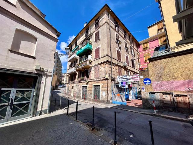 2-room flat in Via Giordano 23, Genova - Photo 1