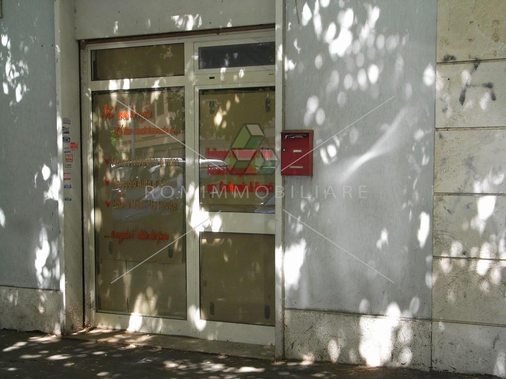 Negozio in Via degli Opimiani 82, Roma, {3} - Foto 2