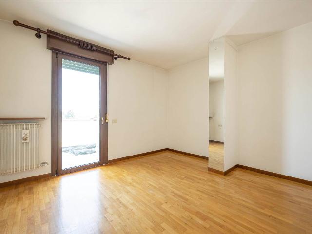 4-room flat in Via Don l. Sturzo 1, Trebaseleghe - Photo 1