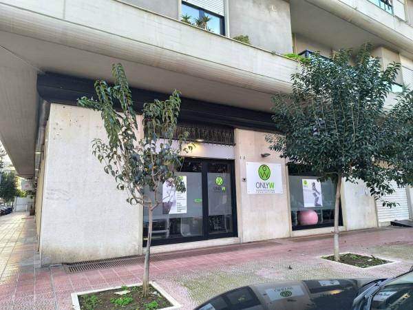 Negozio in , Trani, {3} - Foto 2