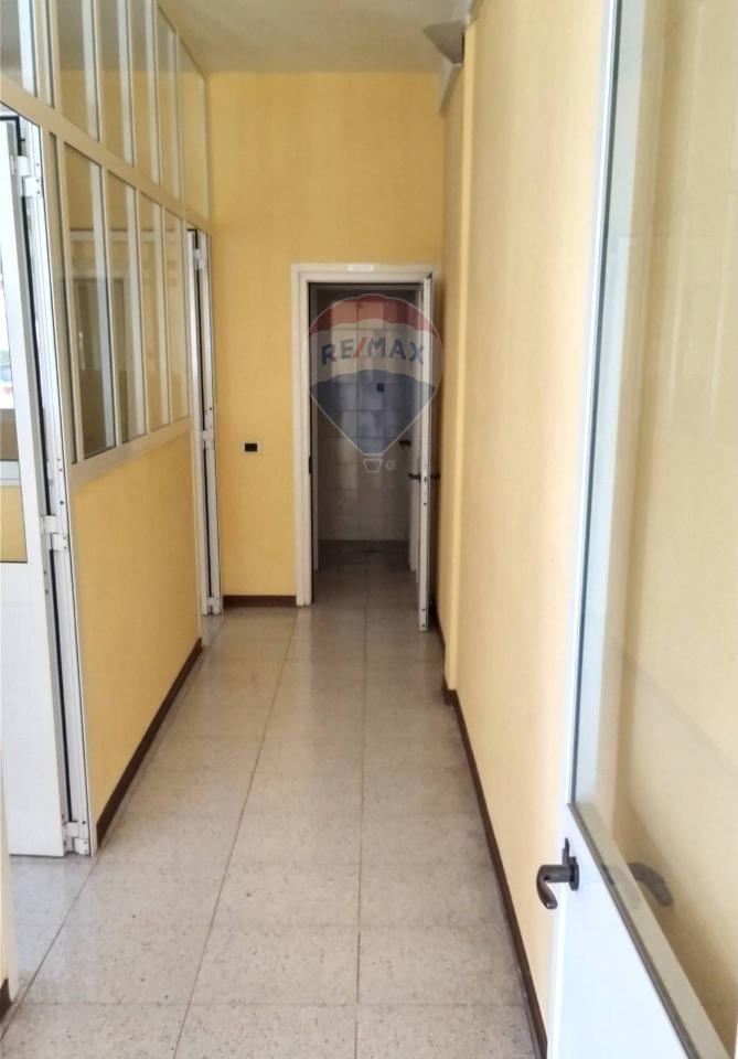 Ufficio in Via Marradi 27/P, Cecina - Foto 1