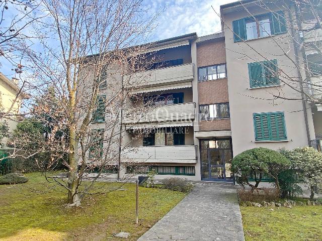 4-room flat in Via del Bosco 4, Mezzago - Photo 1