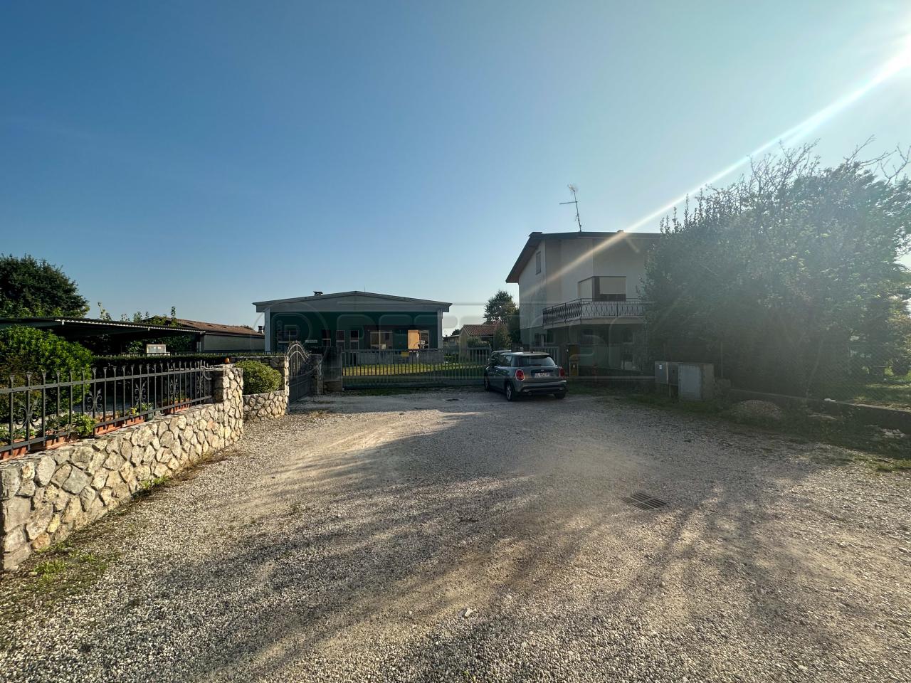 Capannone in Via Trieste 51, Gonars, {3} - Foto 2