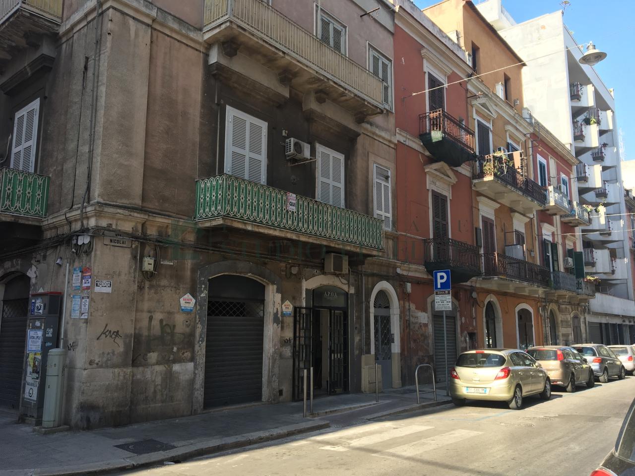 Palazzina commerciale in vendita a Bari