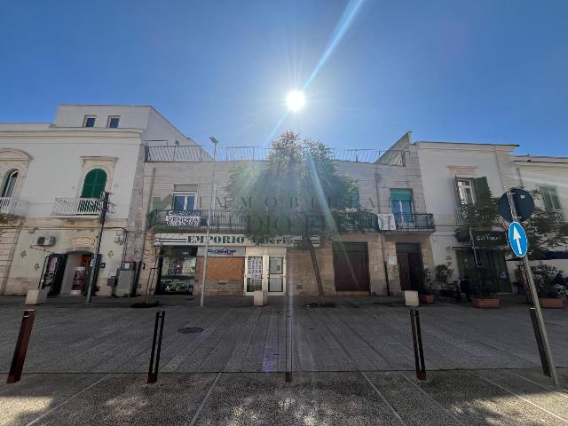 Casa indipendente in Piazza Unità d'Italia 25, Sannicandro di Bari - Foto 1