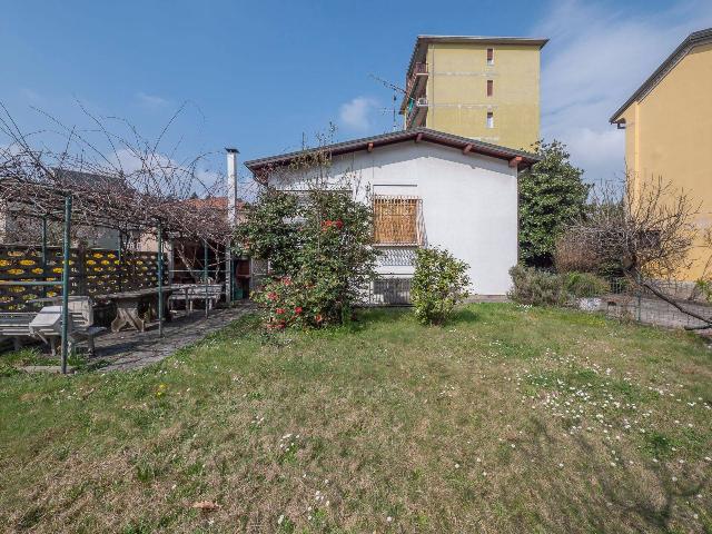 Villa in Via Nazario Sauro 6, Gallarate - Foto 1