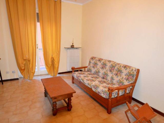 3-room flat in Via Monte Grappa, Omegna - Photo 1