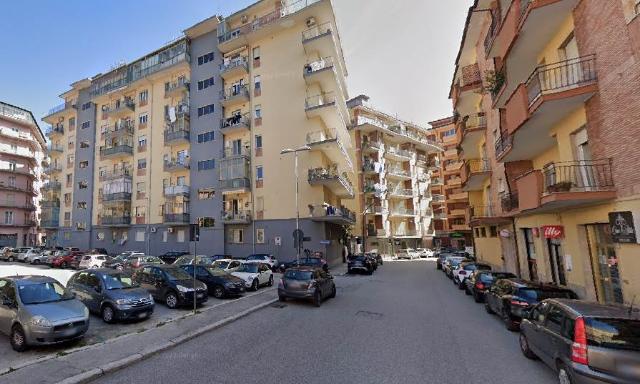 4-room flat in Via degli Imbimbo, Avellino - Photo 1