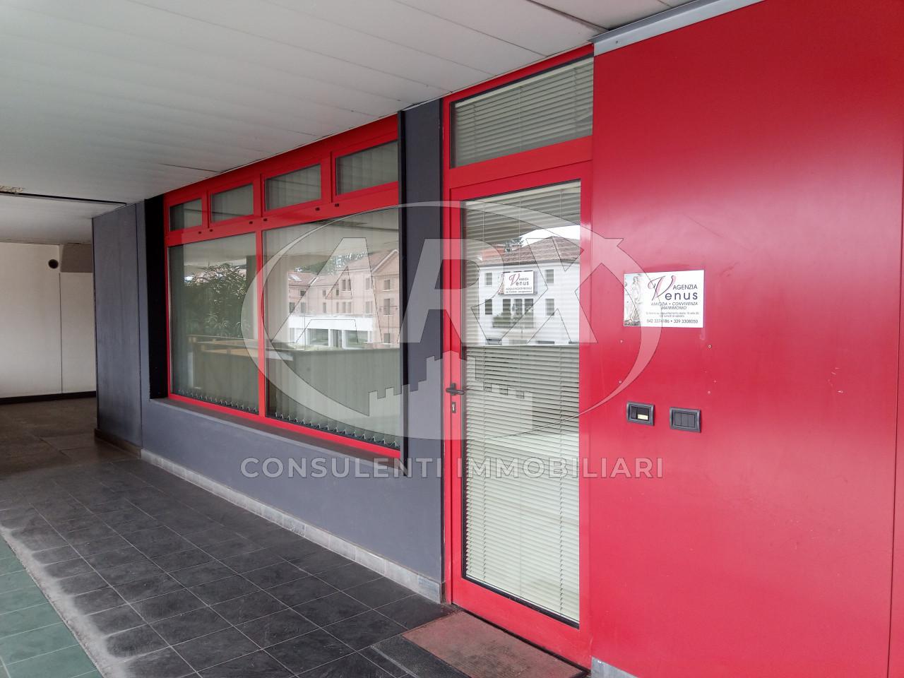 Negozio in Via Nugoletti, Castelfranco Veneto - Foto 1