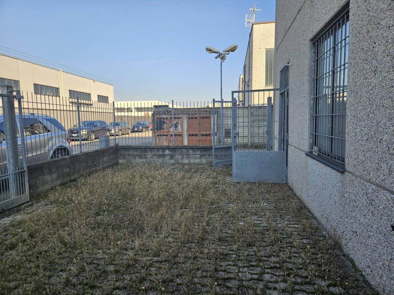 Capannone in Via Quasimodo 23, Santo Stefano Ticino, {3} - Foto 2