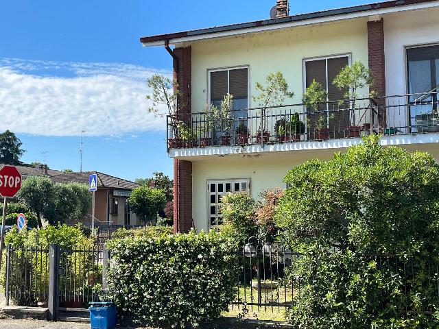 Mansion in Via Filippo Turati, San Colombano al Lambro - Photo 1