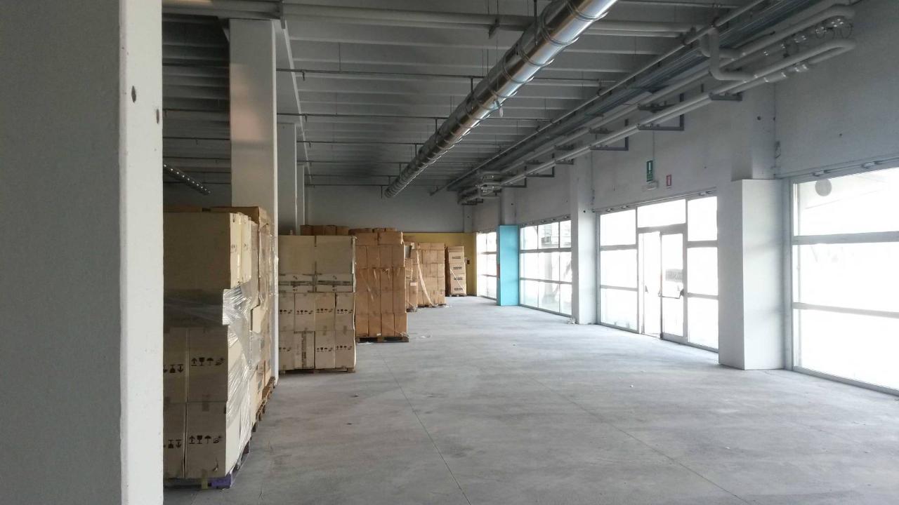 Negozio in Via Pacinotti, Villorba - Foto 1