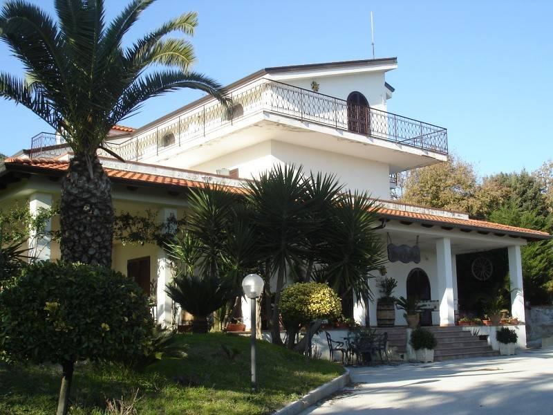Villa in vendita a Falciano Del Massico