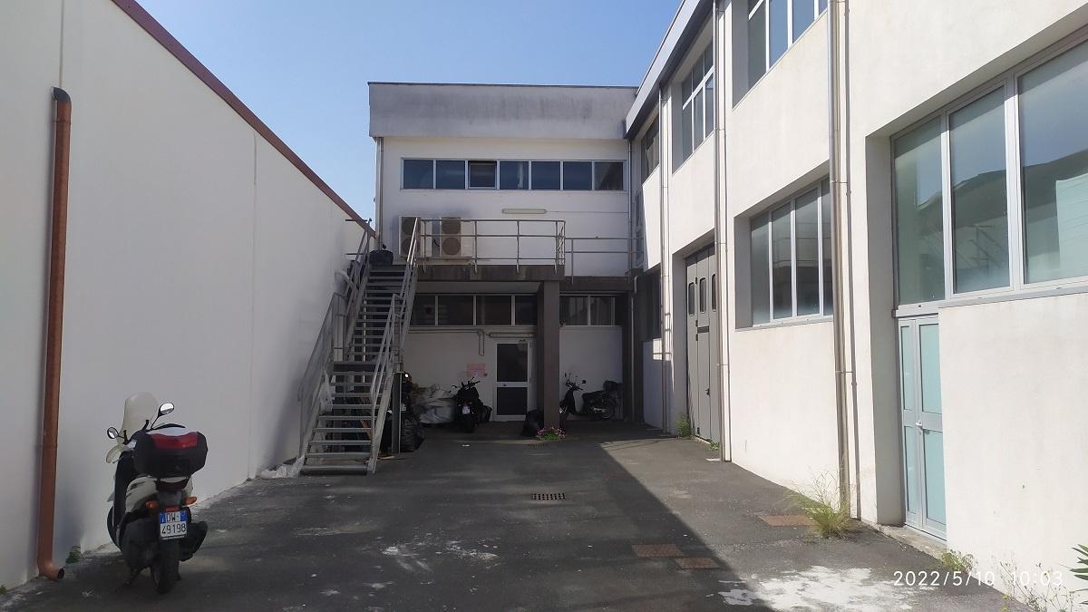 Capannone in , Livorno - Foto 1