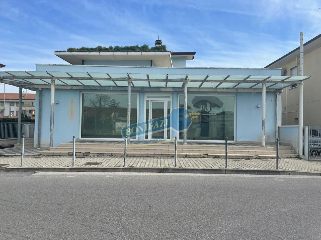 Negozio in , Viareggio, {3} - Foto 1