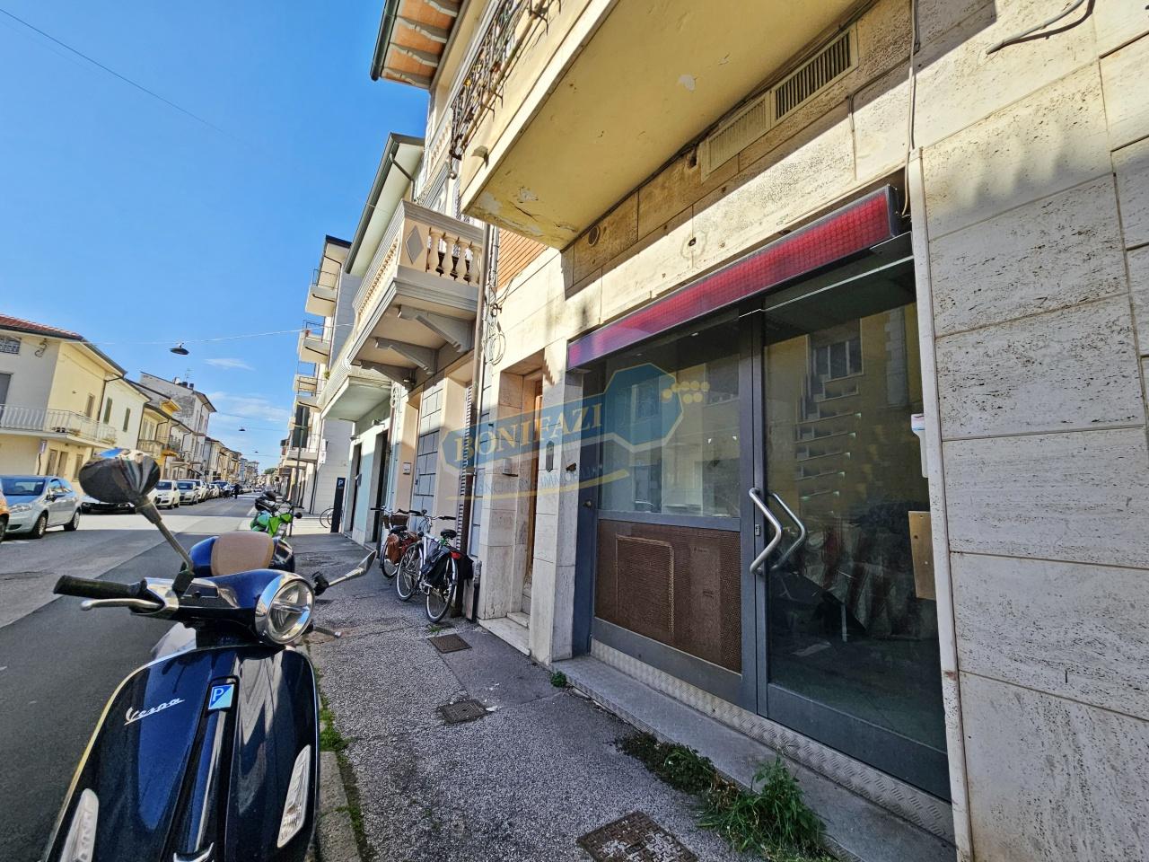 Palazzina commerciale in , Viareggio, {3} - Foto 2