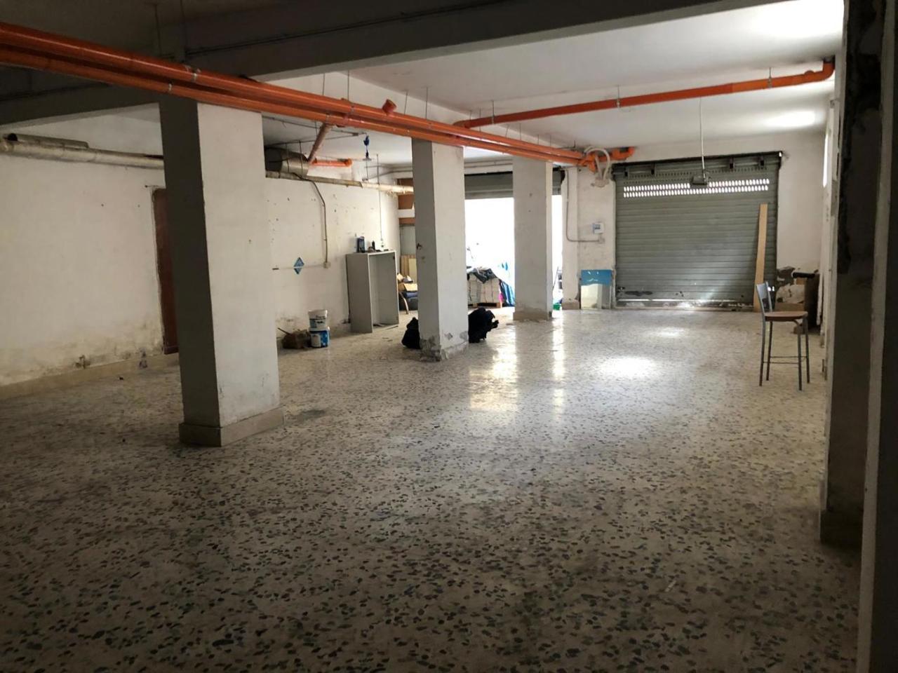Magazzino in Via Bartololongo  333, Napoli, {3} - Foto 1