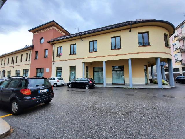 Gemeinschaftsbüro in Via Cardinal Simone 4, Busto Arsizio - Foto 1