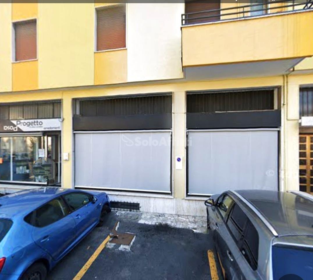 Negozio in Via Castoldi Mario Antonio 2, Varese, {3} - Foto 1