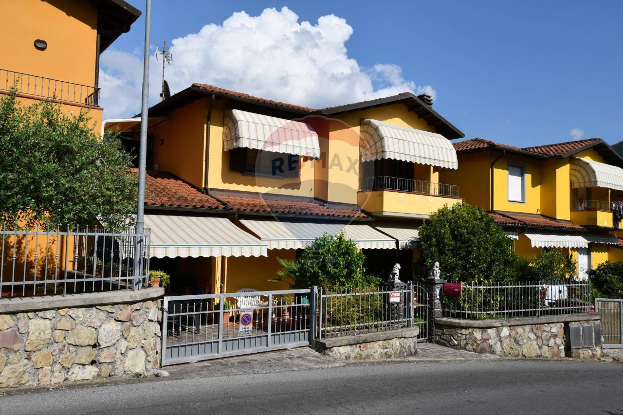 Villa a schiera in vendita a Bagni Di Lucca