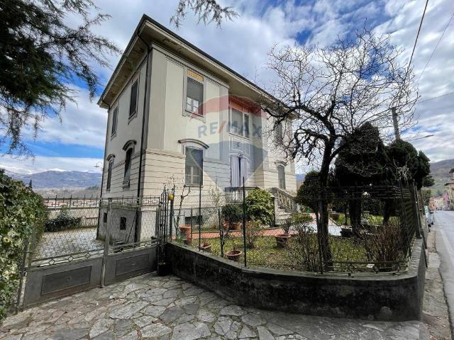 Mansion, Castelnuovo di Garfagnana - Photo 1