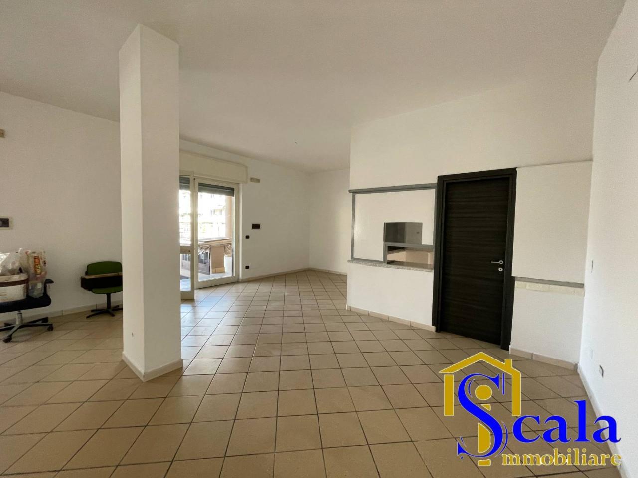 Locale commerciale in , San Prisco - Foto 1